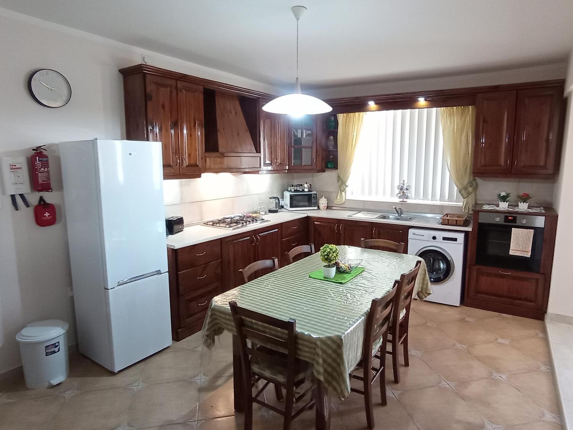Joseph 2 Stylish Flat With Open Views, Just 4Km From The Airport Or Beach Siggiewi Exterior foto