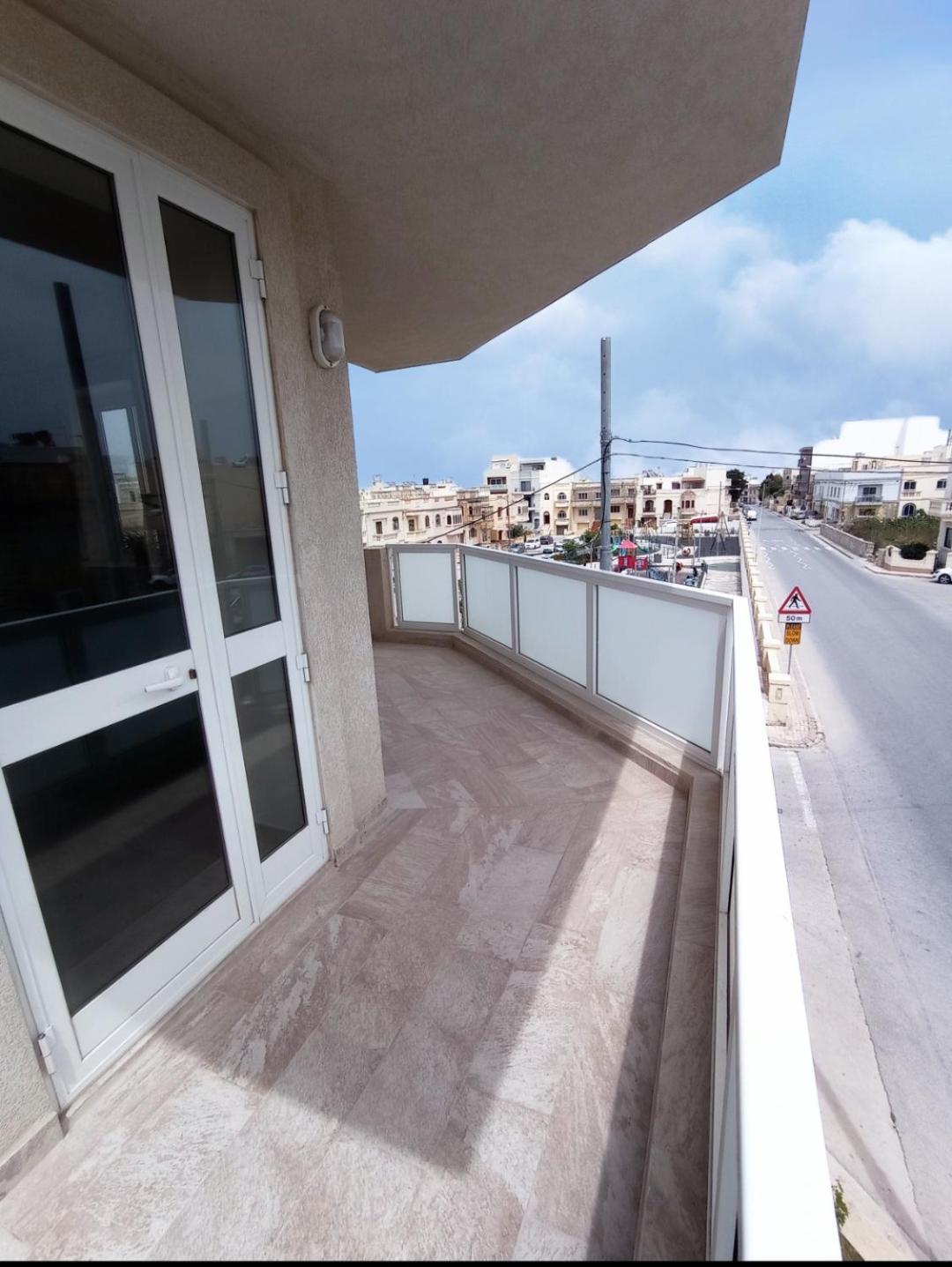 Joseph 2 Stylish Flat With Open Views, Just 4Km From The Airport Or Beach Siggiewi Exterior foto