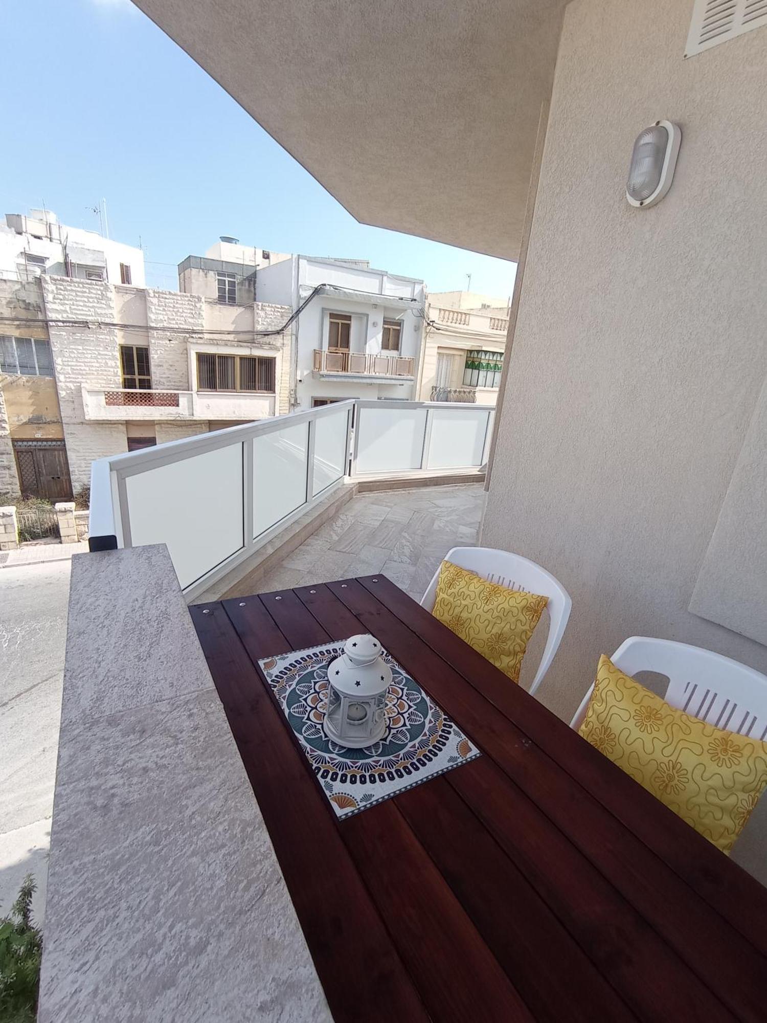 Joseph 2 Stylish Flat With Open Views, Just 4Km From The Airport Or Beach Siggiewi Exterior foto